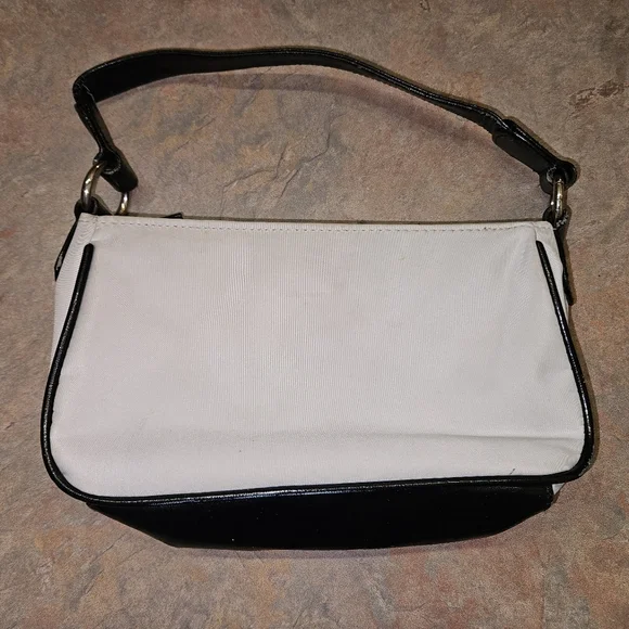 3/$20 💥TIME Purse - Picture 6 of 7